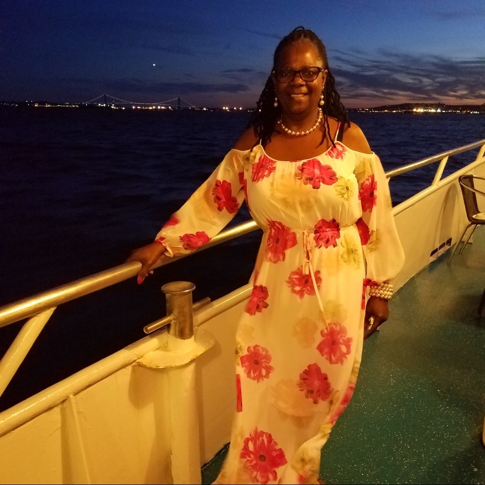 Meet your Posher, Laurell